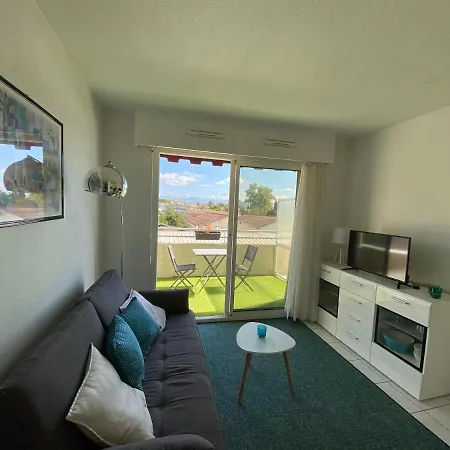 Royal Park Apartment